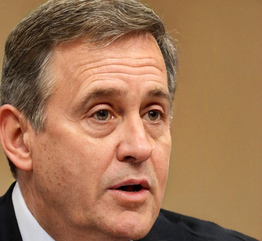 Retrato profesional de Ramiro Toledano